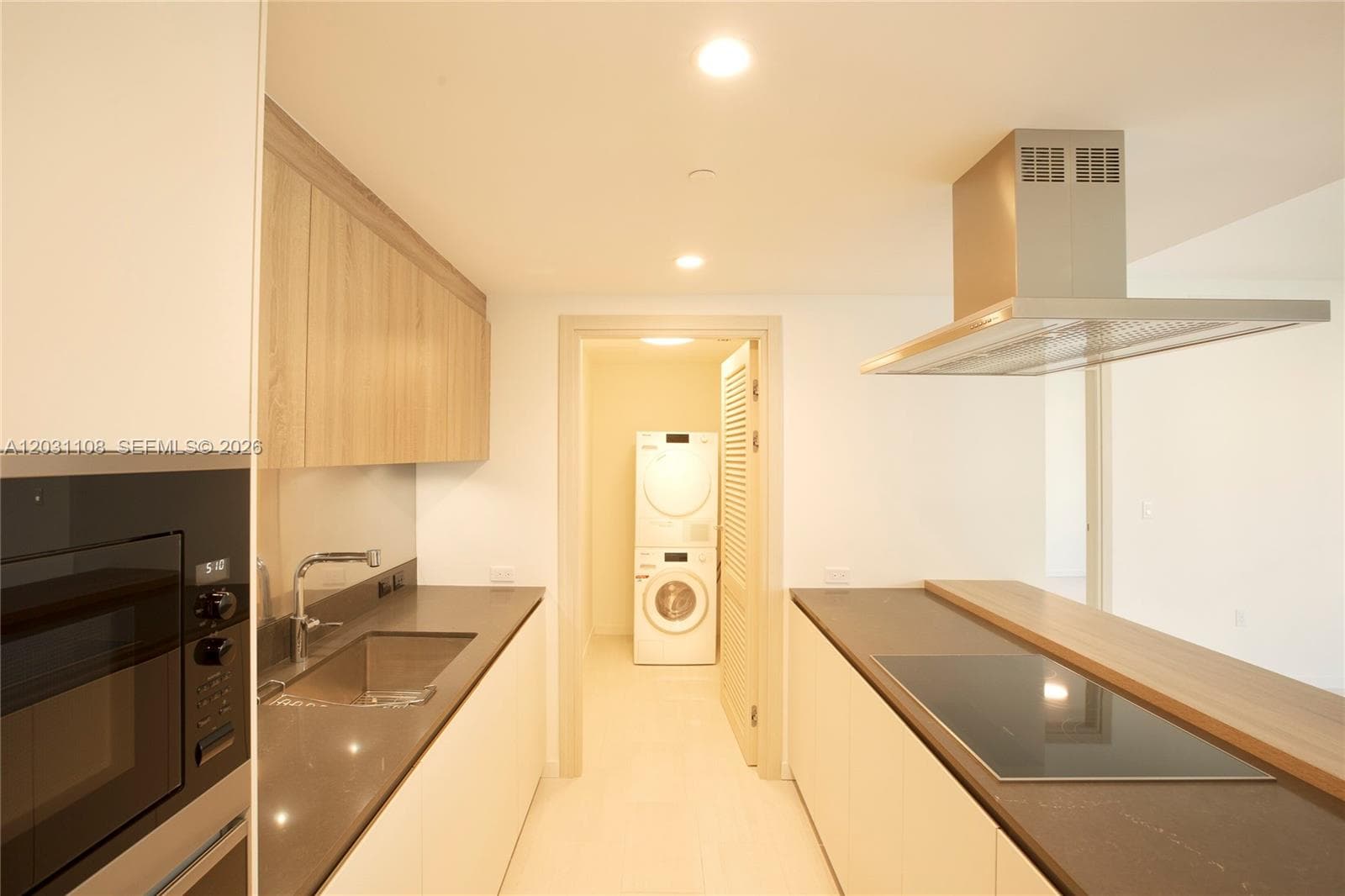 1000 Brickell Plz # 4609, Miami FL 33131 — 7
