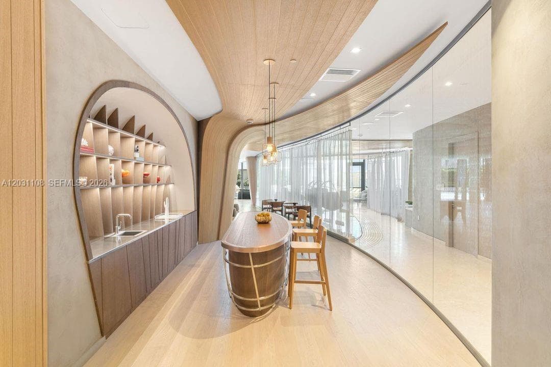 1000 Brickell Plz # 4609, Miami FL 33131 — 32