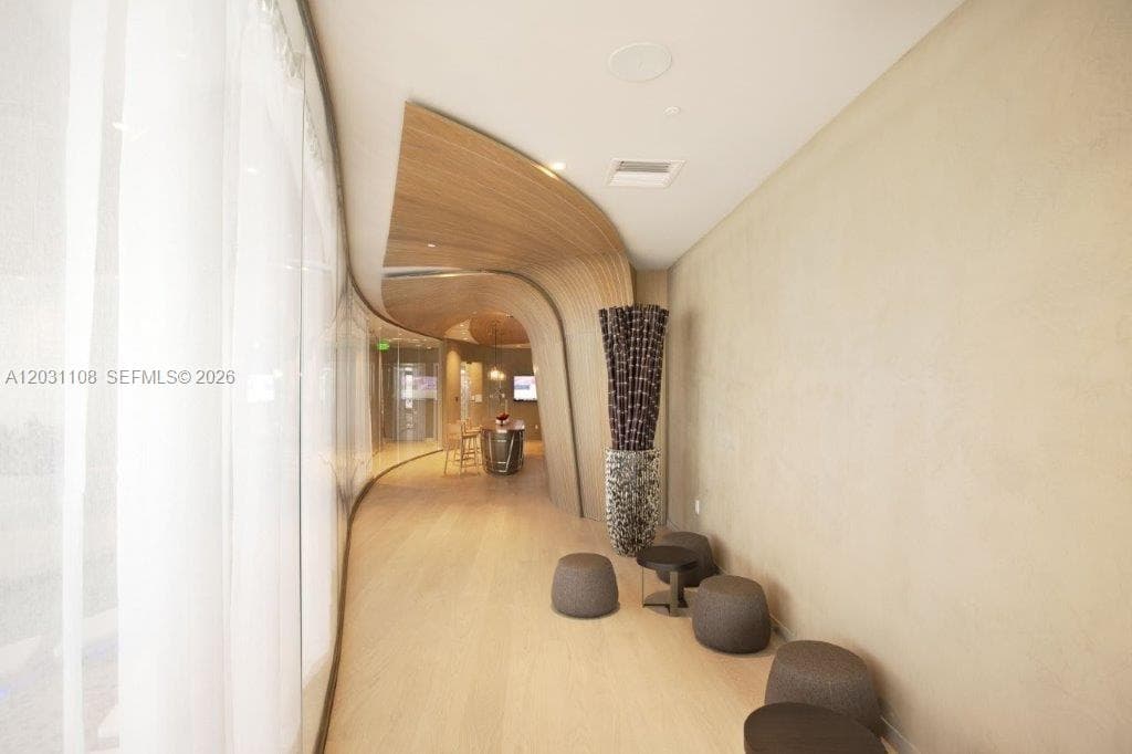 1000 Brickell Plz # 4609, Miami FL 33131 — 30