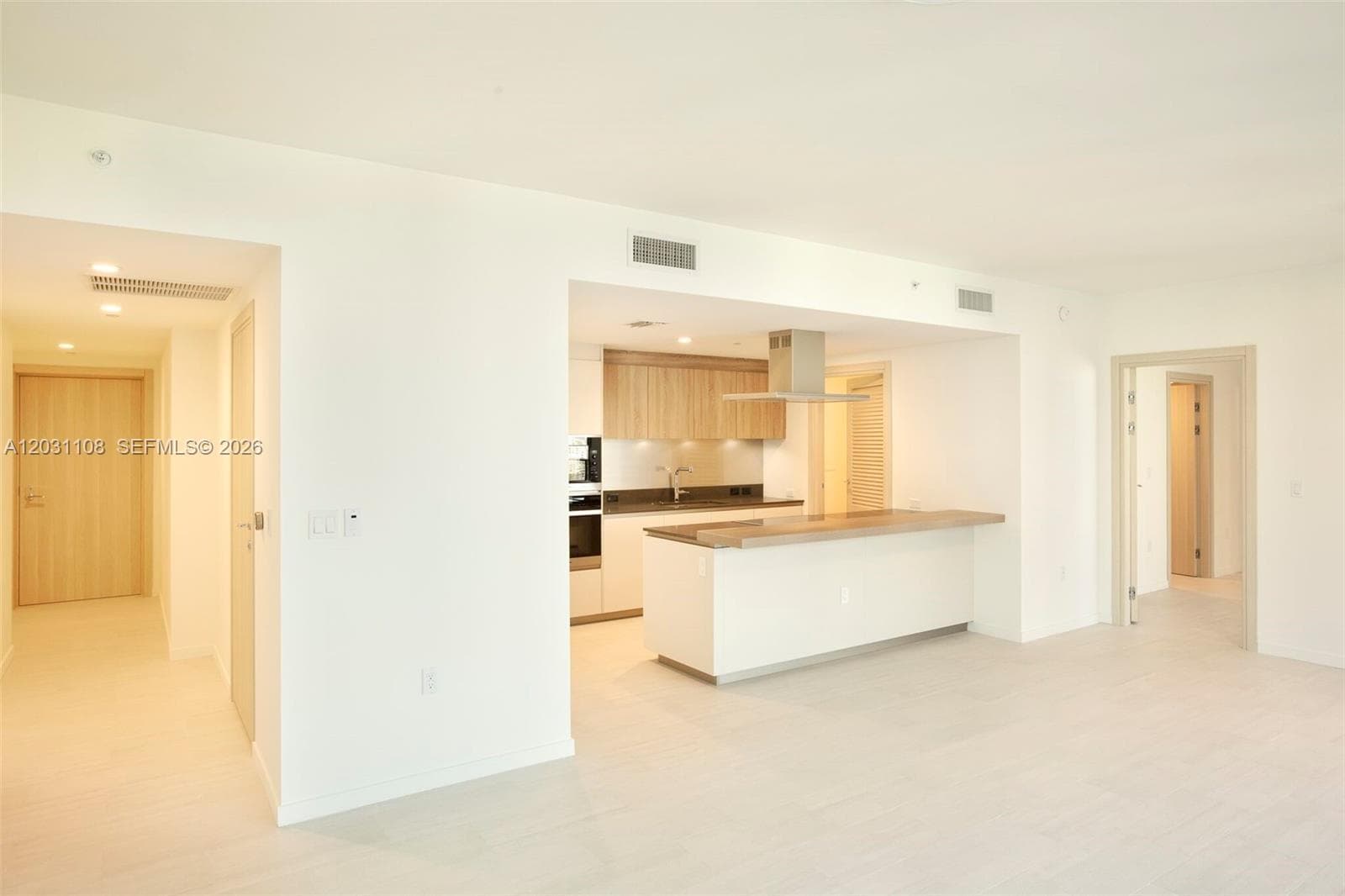 1000 Brickell Plz # 4609, Miami FL 33131 — 4