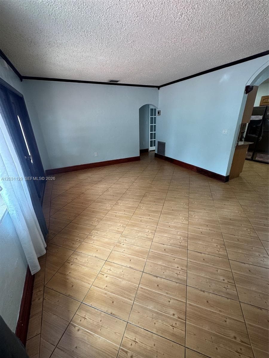 1120 SW 73rd Ave, Miami FL 33144 — 16