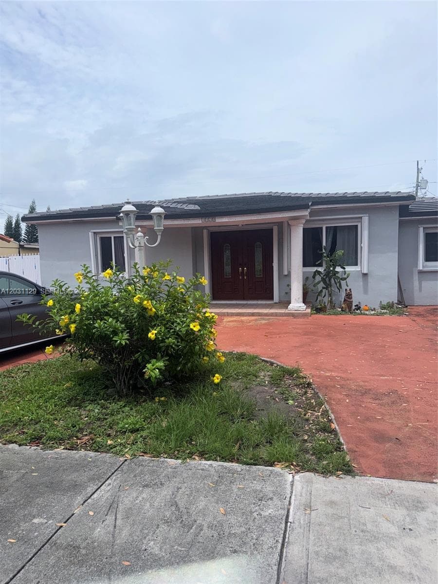 1120 SW 73rd Ave, Miami FL 33144 — 1