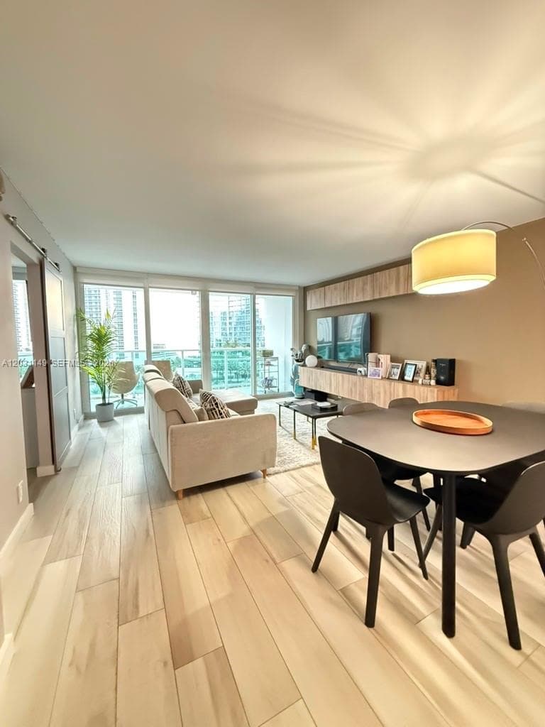 100 Bayview Dr # 912, Sunny Isles Beach FL 33160 — 1