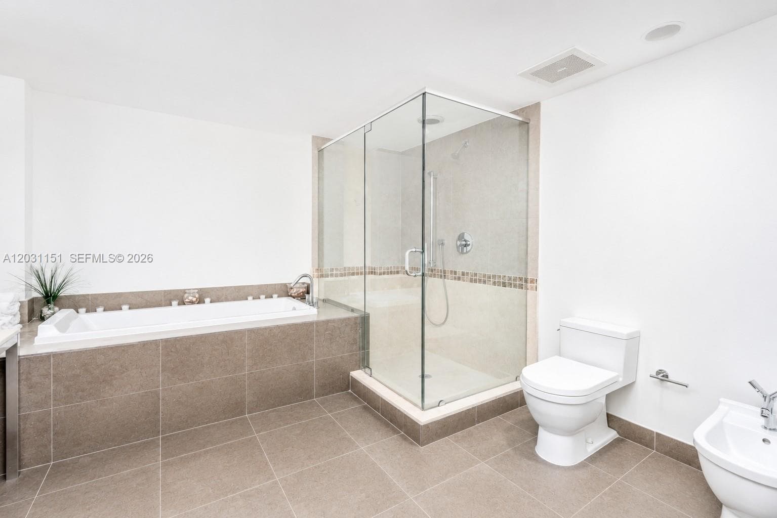 495 Brickell Ave # 705, Miami FL 33131 — 10