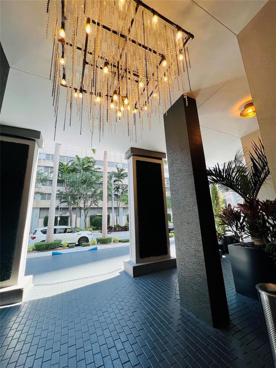 185 SE 14th Terrace SE # 711, Miami FL 33131 — 13