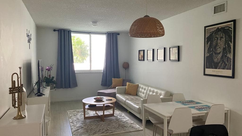 185 SE 14th Terrace SE # 711, Miami FL 33131 — 3