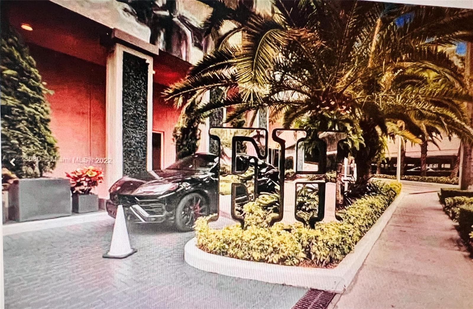 185 SE 14th Terrace SE # 711, Miami FL 33131 — 25