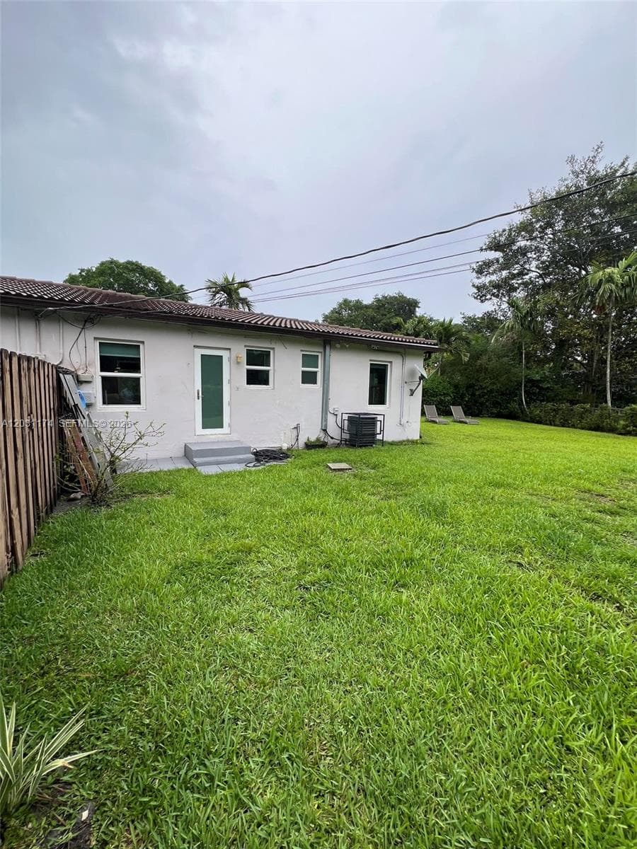 920 NE 108th St # 0, Biscayne Park FL 33161 — 13