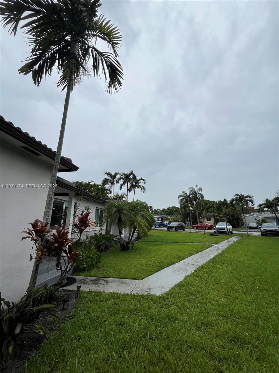 920 NE 108th St # 0, Biscayne Park FL 33161 — 18