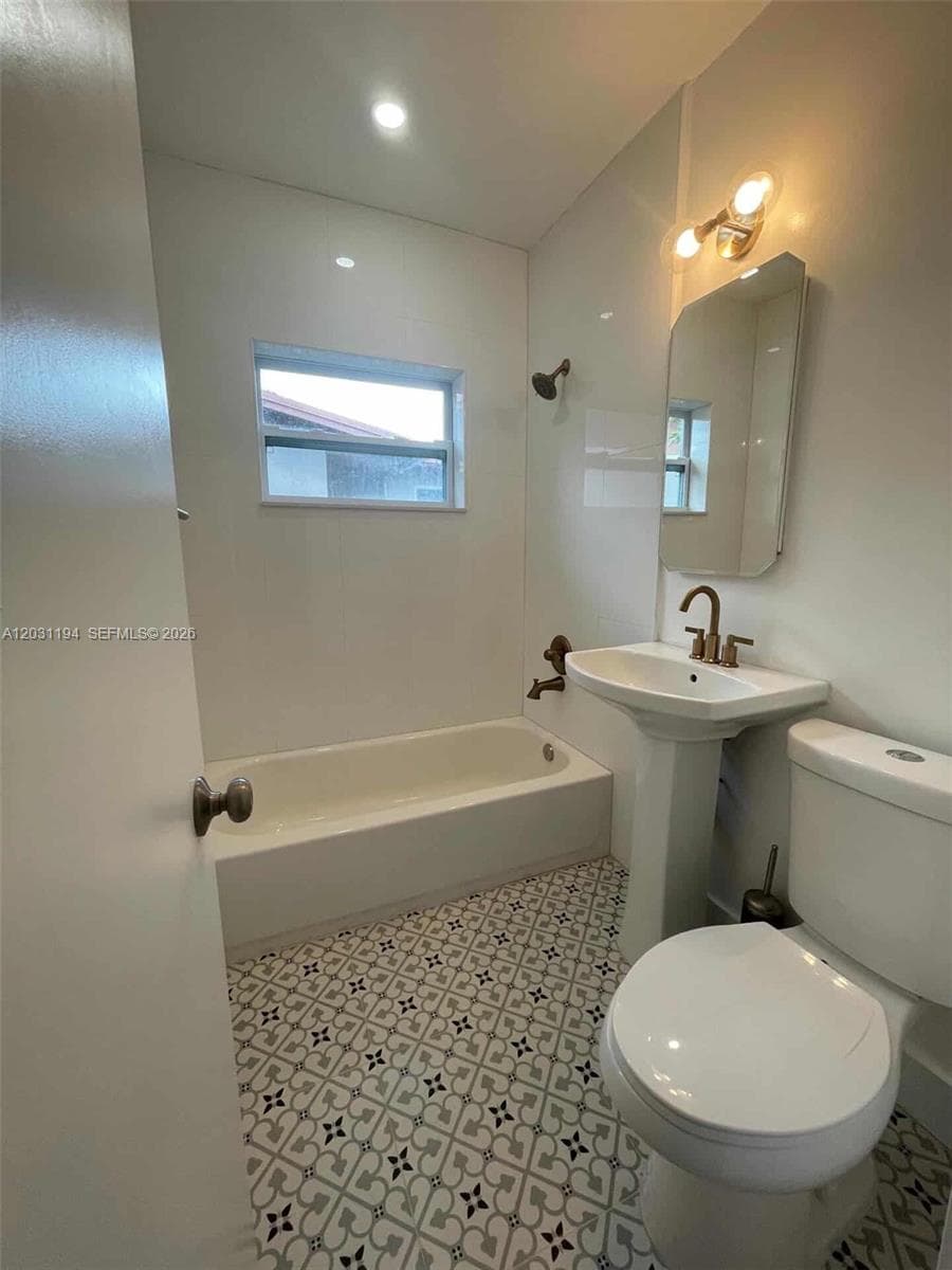 1155 NE 111th St, Miami FL 33161 — 5