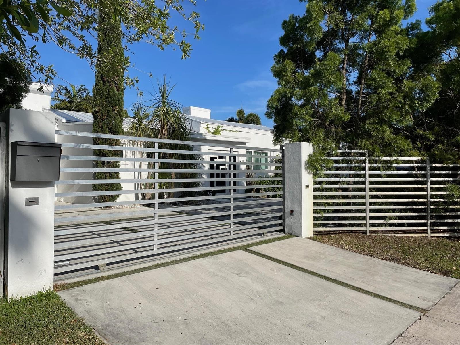 9007 NE 10th Avenue NE, Miami FL 33138 — 2