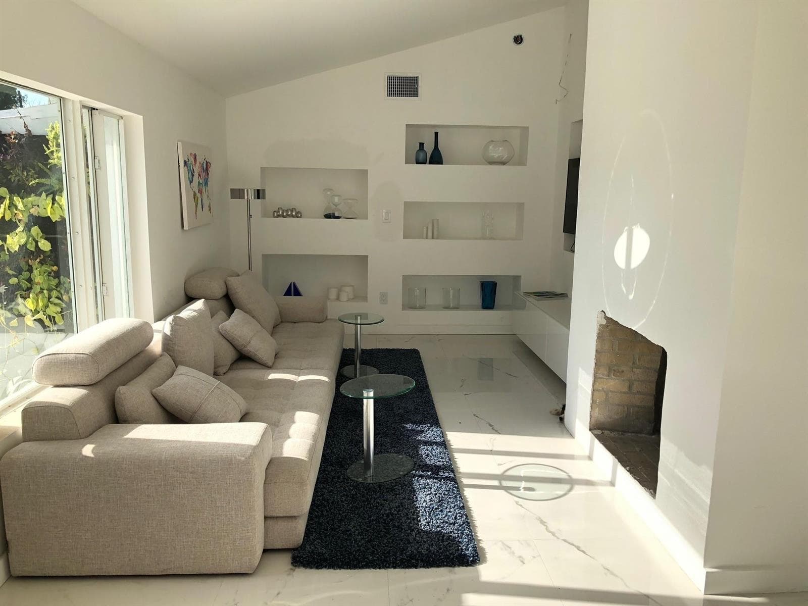 9007 NE 10th Avenue NE, Miami FL 33138 — 13