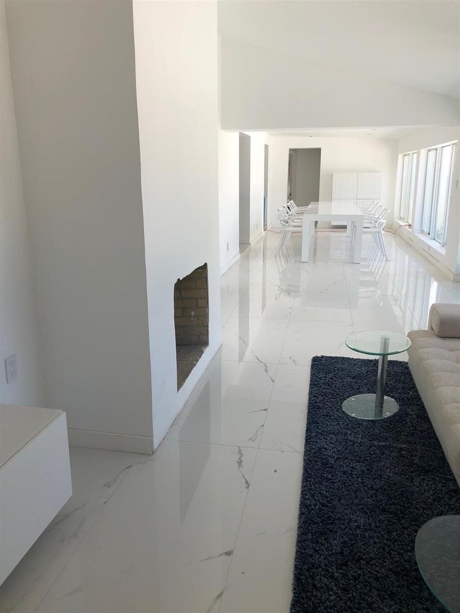 9007 NE 10th Avenue NE, Miami FL 33138 — 17
