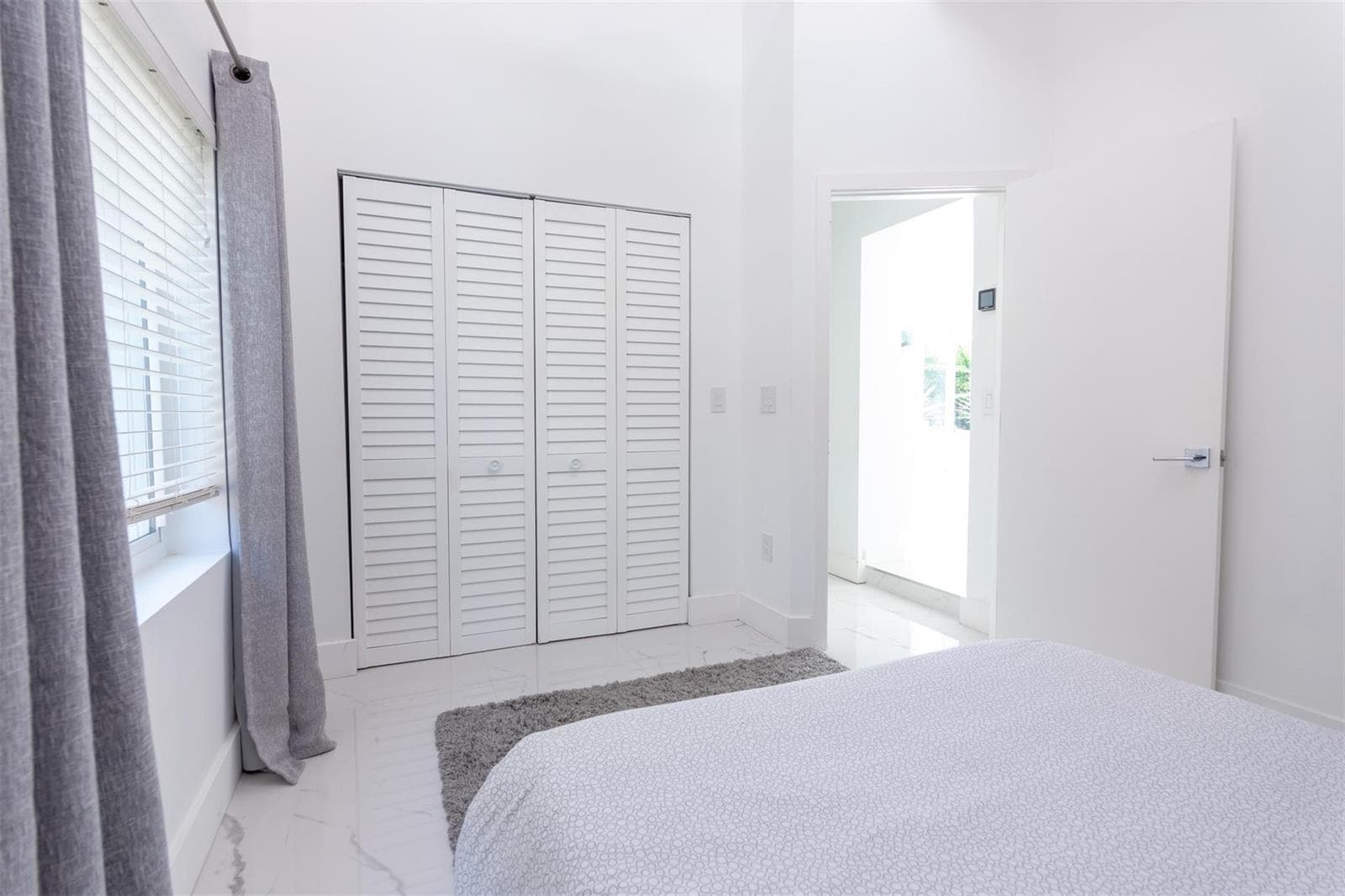9007 NE 10th Avenue NE, Miami FL 33138 — 26