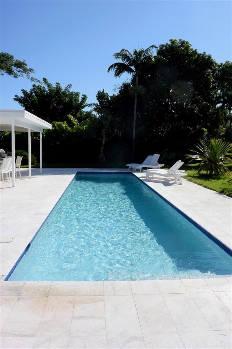 9007 NE 10th Avenue NE, Miami FL 33138 — 3
