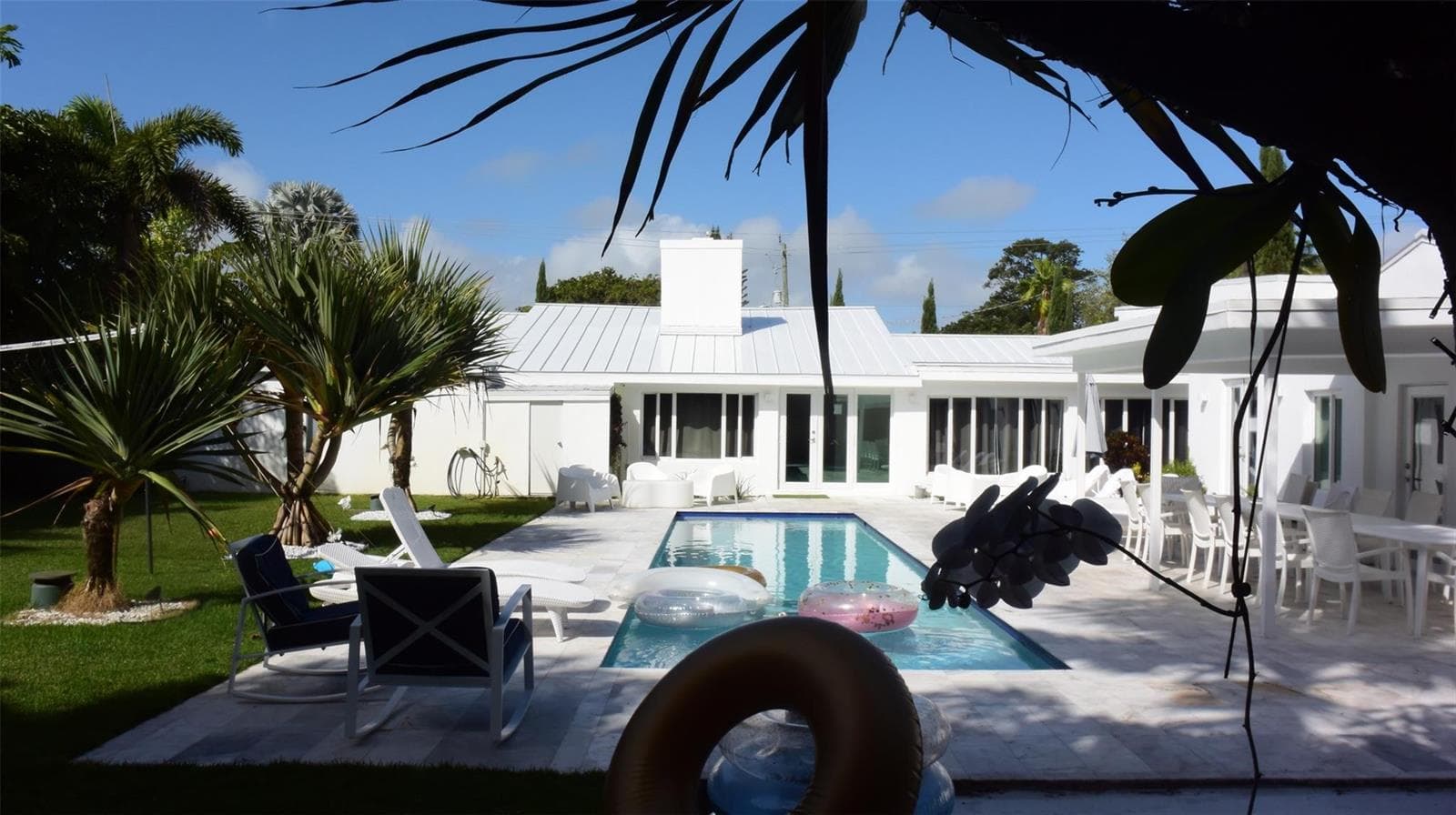 9007 NE 10th Avenue NE, Miami FL 33138 — 1