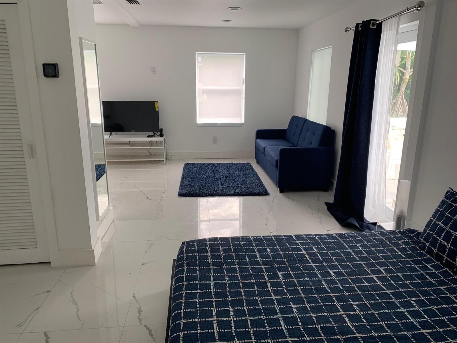 9007 NE 10th Avenue NE, Miami FL 33138 — 24