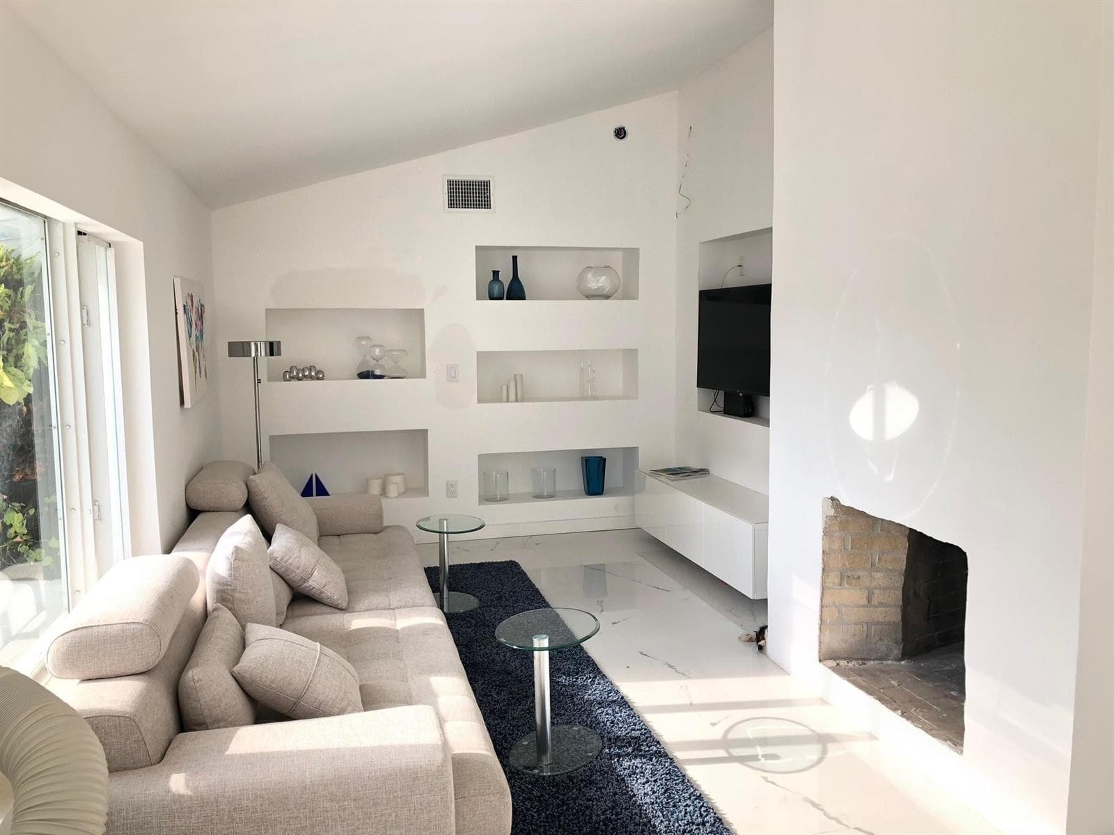 9007 NE 10th Avenue NE, Miami FL 33138 — 18