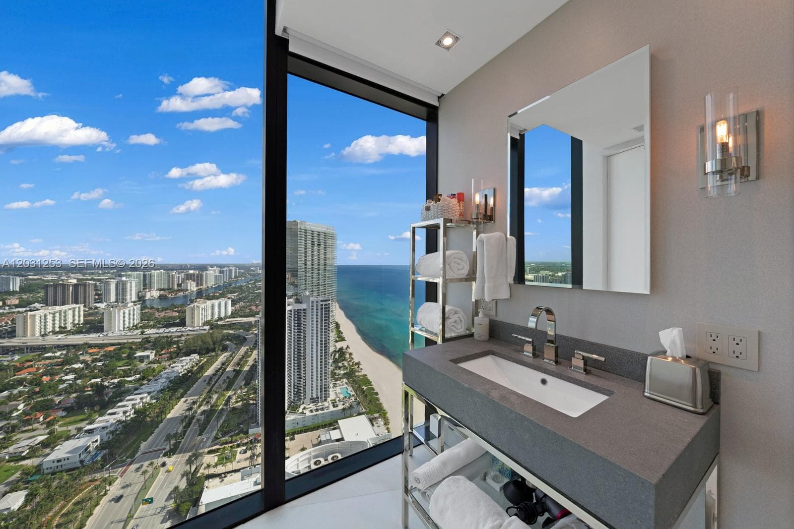 18555 Collins Ave # 4405, Sunny Isles Beach FL 33160 — 33