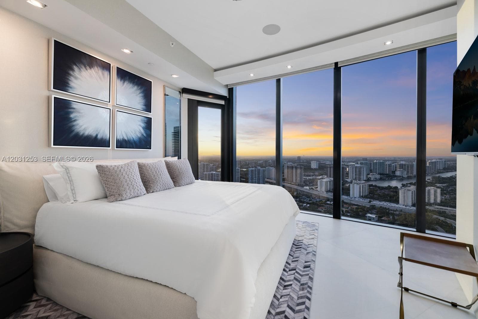 18555 Collins Ave # 4405, Sunny Isles Beach FL 33160 — 31