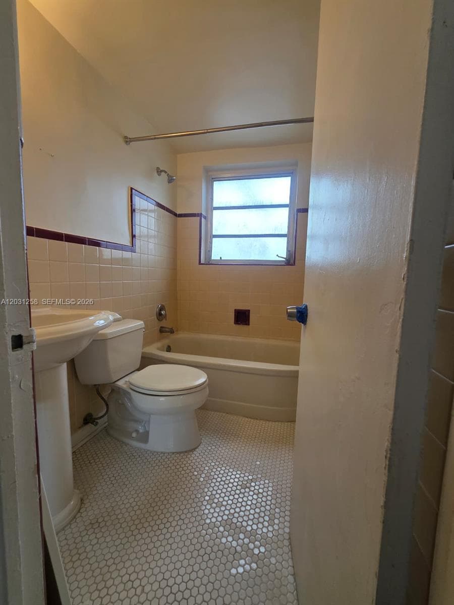 8024 Harding Ave # 1A, Miami Beach FL 33141 — 6