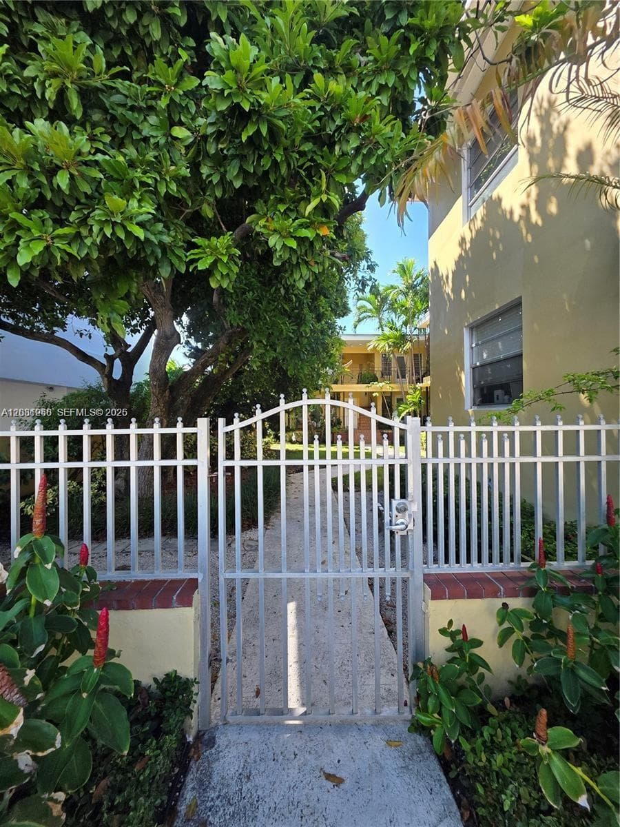 8024 Harding Ave # 1A, Miami Beach FL 33141 — 15