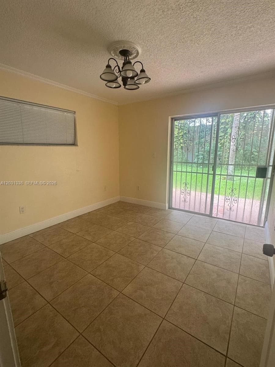 11173 NW 7th St # 18, Miami FL 33172 — 17