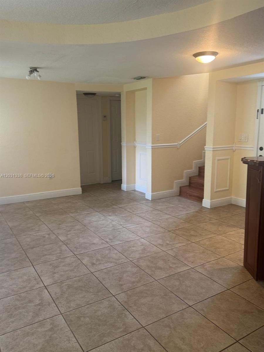 11173 NW 7th St # 18, Miami FL 33172 — 20