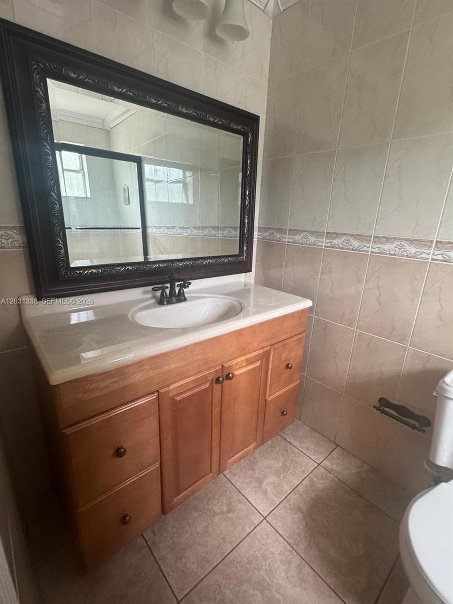 11173 NW 7th St # 18, Miami FL 33172 — 14