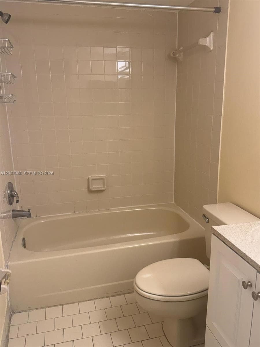 11173 NW 7th St # 18, Miami FL 33172 — 19
