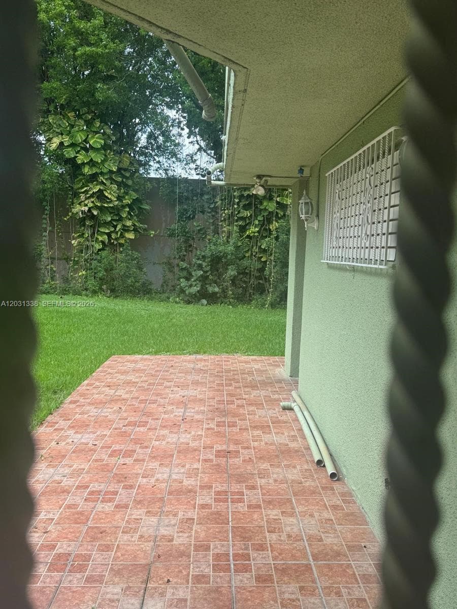 11173 NW 7th St # 18, Miami FL 33172 — 21