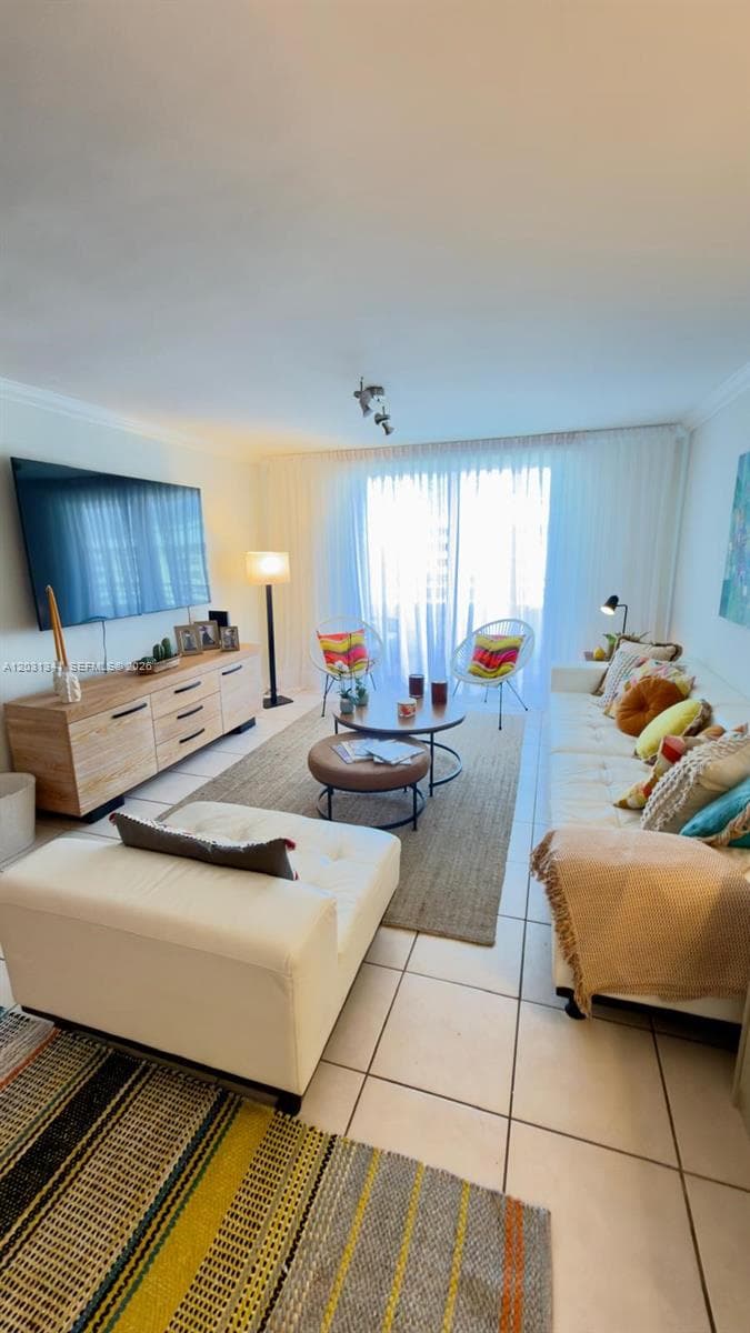 5555 Collins Ave # 16W, Miami Beach FL 33140 — 2