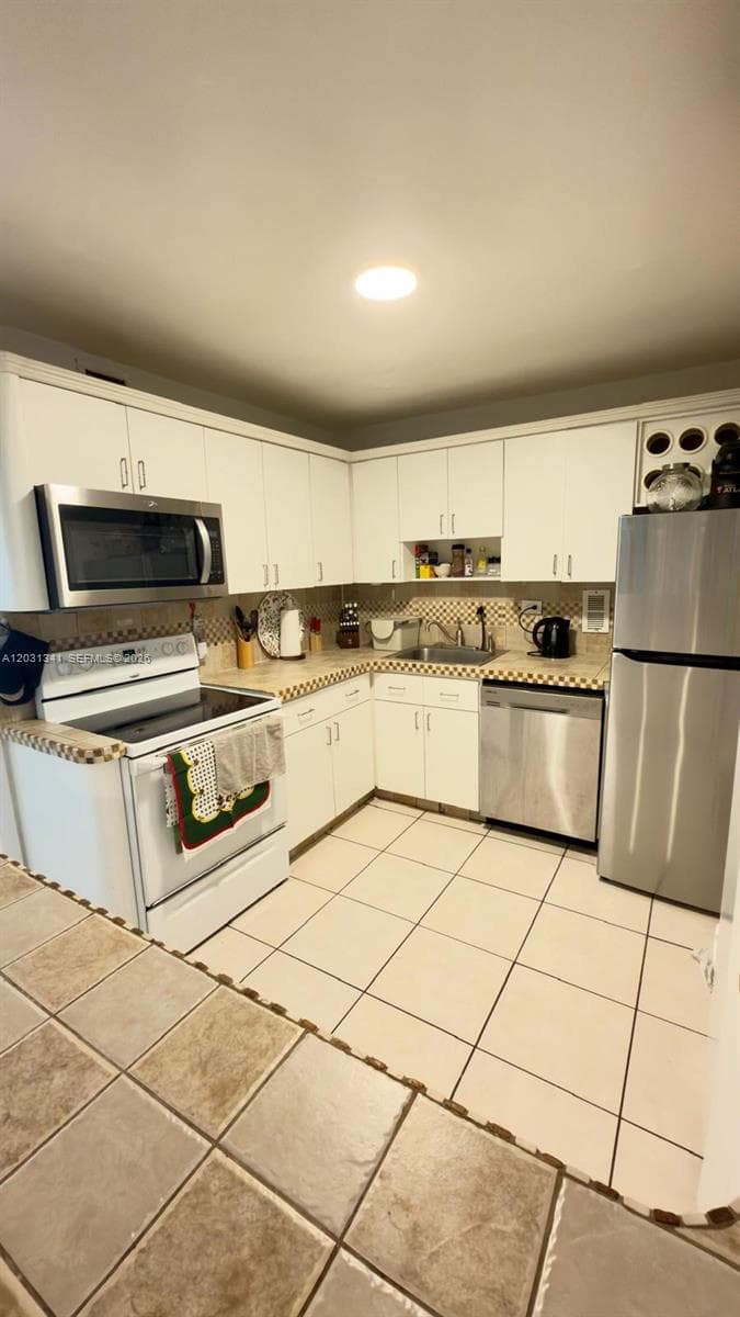 5555 Collins Ave # 16W, Miami Beach FL 33140 — 4