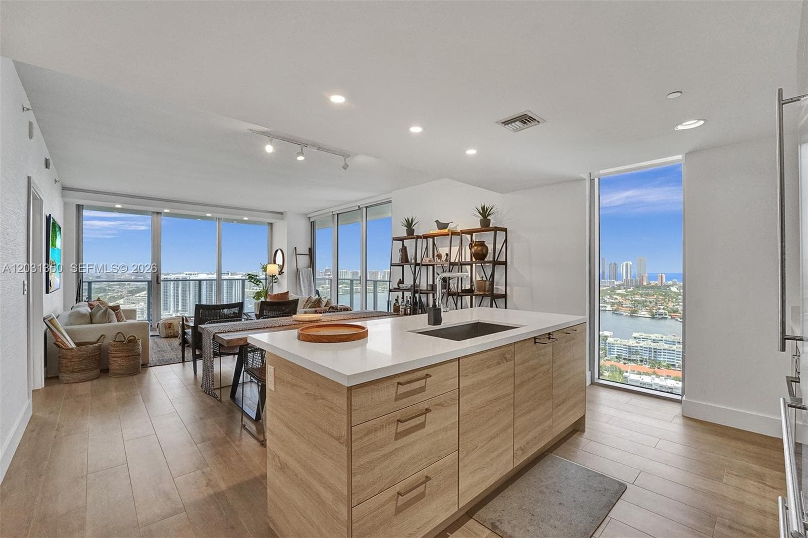 16385 Biscayne Blvd # 3107, North Miami Beach FL 33160 — 6