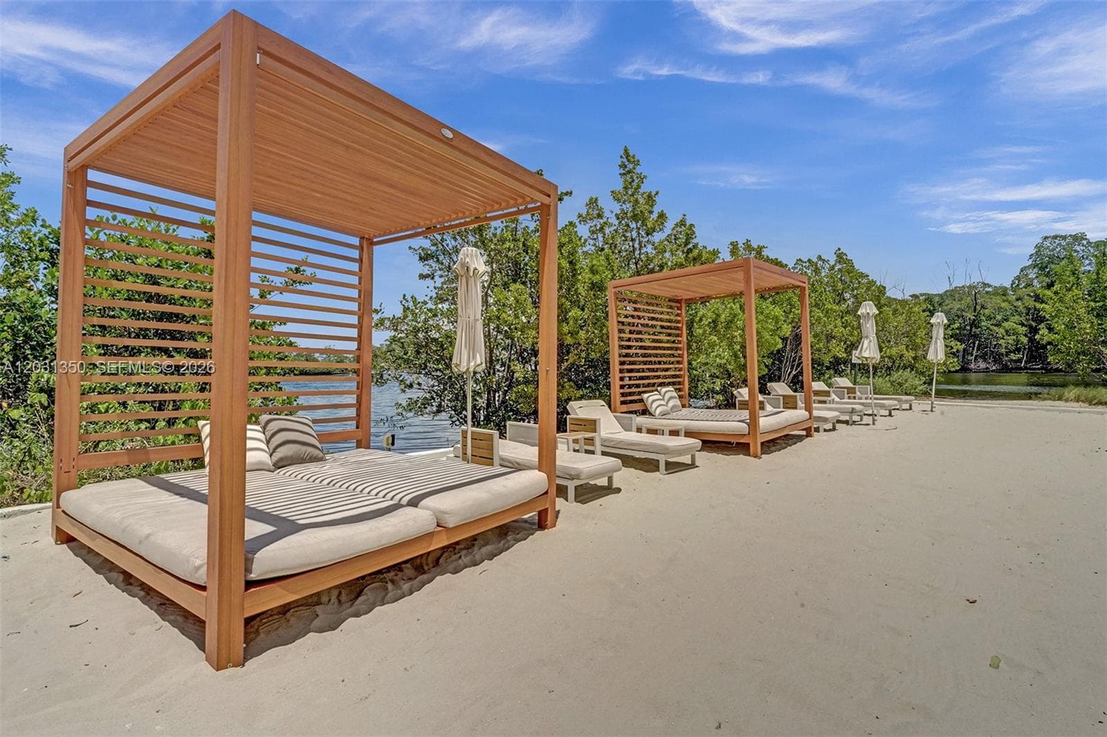 16385 Biscayne Blvd # 3107, North Miami Beach FL 33160 — 47