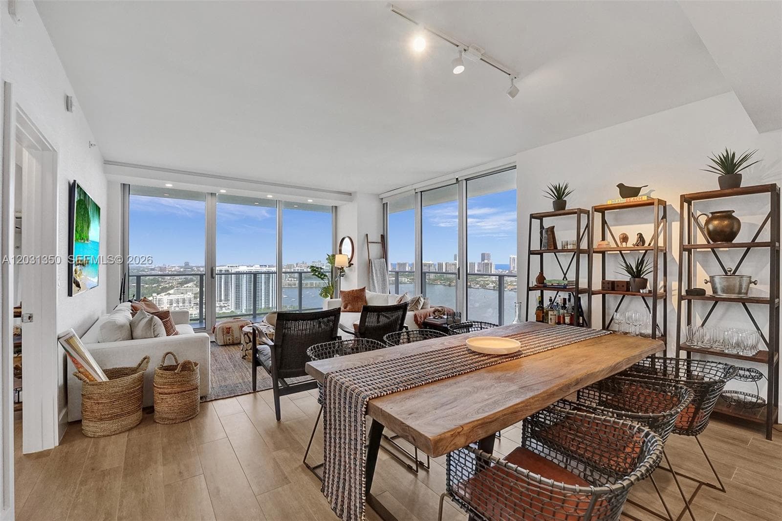 16385 Biscayne Blvd # 3107, North Miami Beach FL 33160 — 12