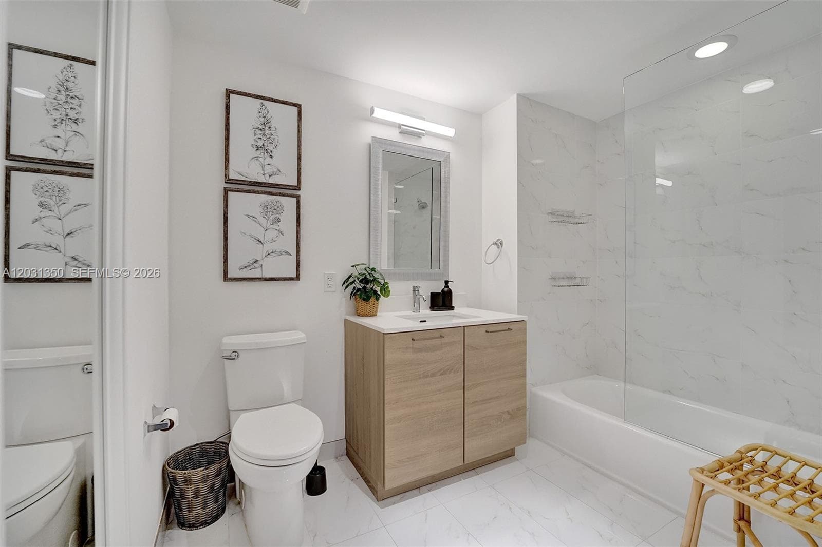 16385 Biscayne Blvd # 3107, North Miami Beach FL 33160 — 26