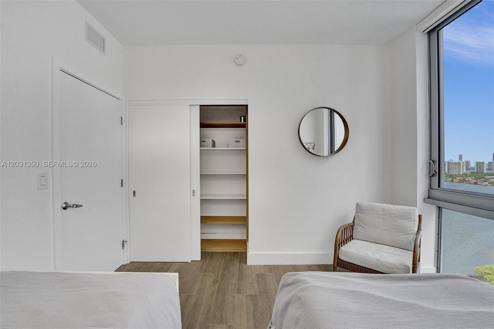16385 Biscayne Blvd # 3107, North Miami Beach FL 33160 — 24