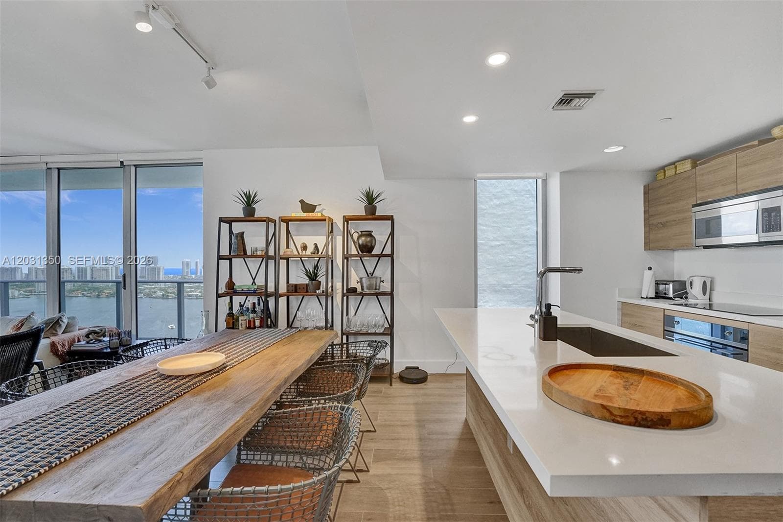 16385 Biscayne Blvd # 3107, North Miami Beach FL 33160 — 10