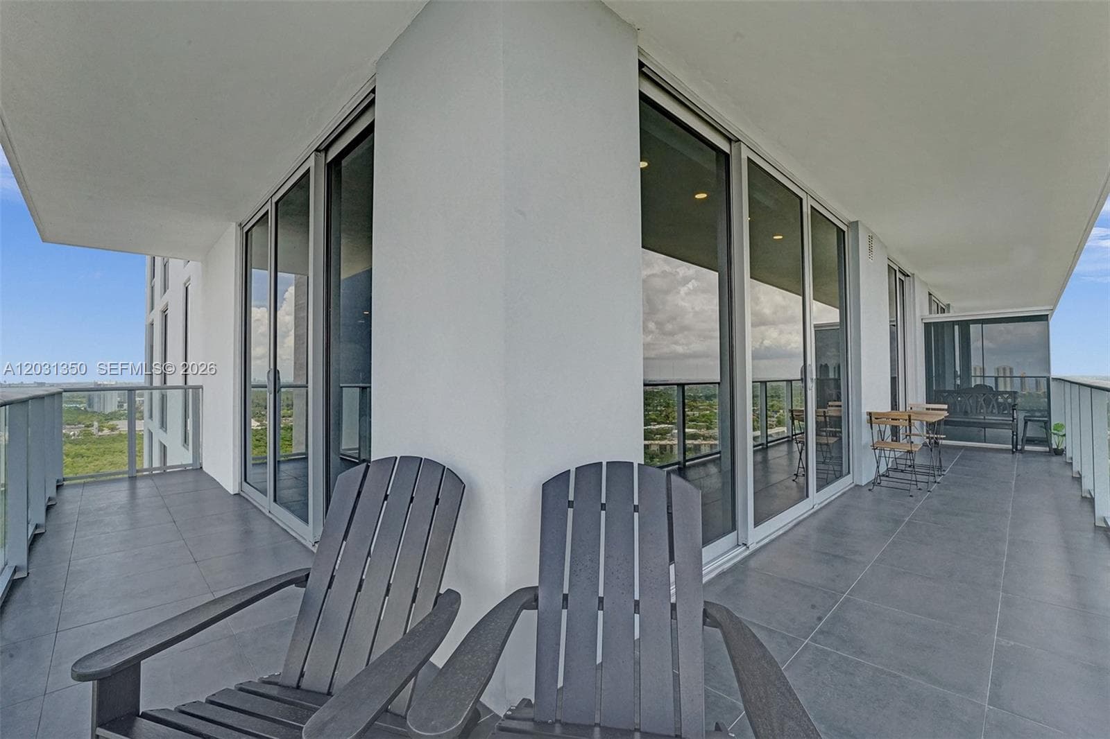 16385 Biscayne Blvd # 3107, North Miami Beach FL 33160 — 37
