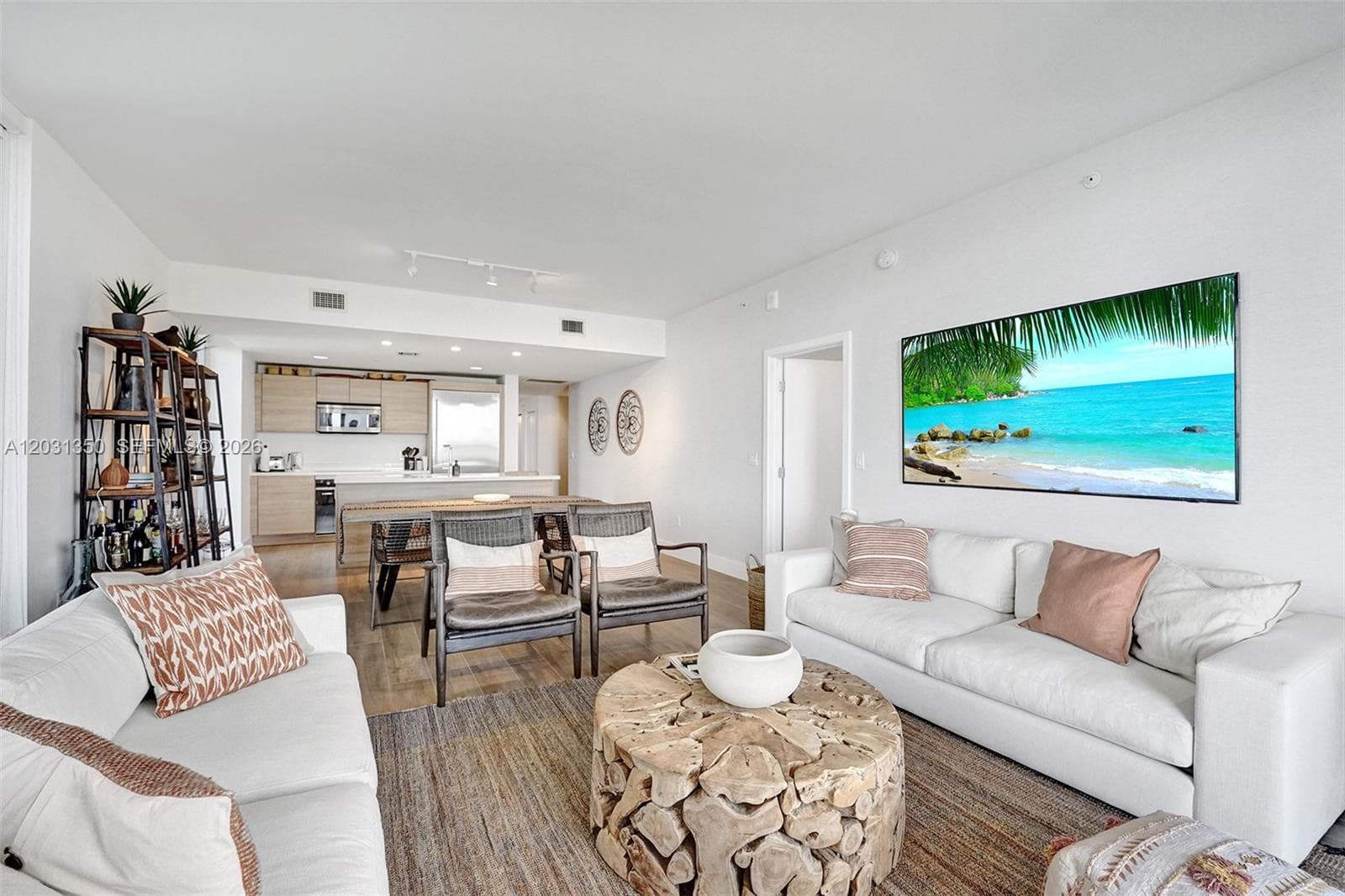 16385 Biscayne Blvd # 3107, North Miami Beach FL 33160 — 15