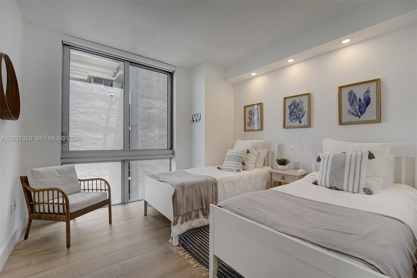 16385 Biscayne Blvd # 3107, North Miami Beach FL 33160 — 21