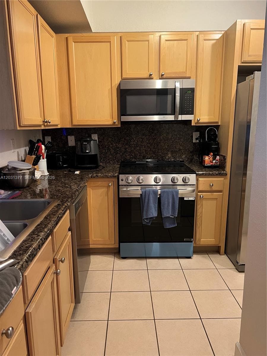 6001 SW 70th St # 541, South Miami FL 33143 — 7