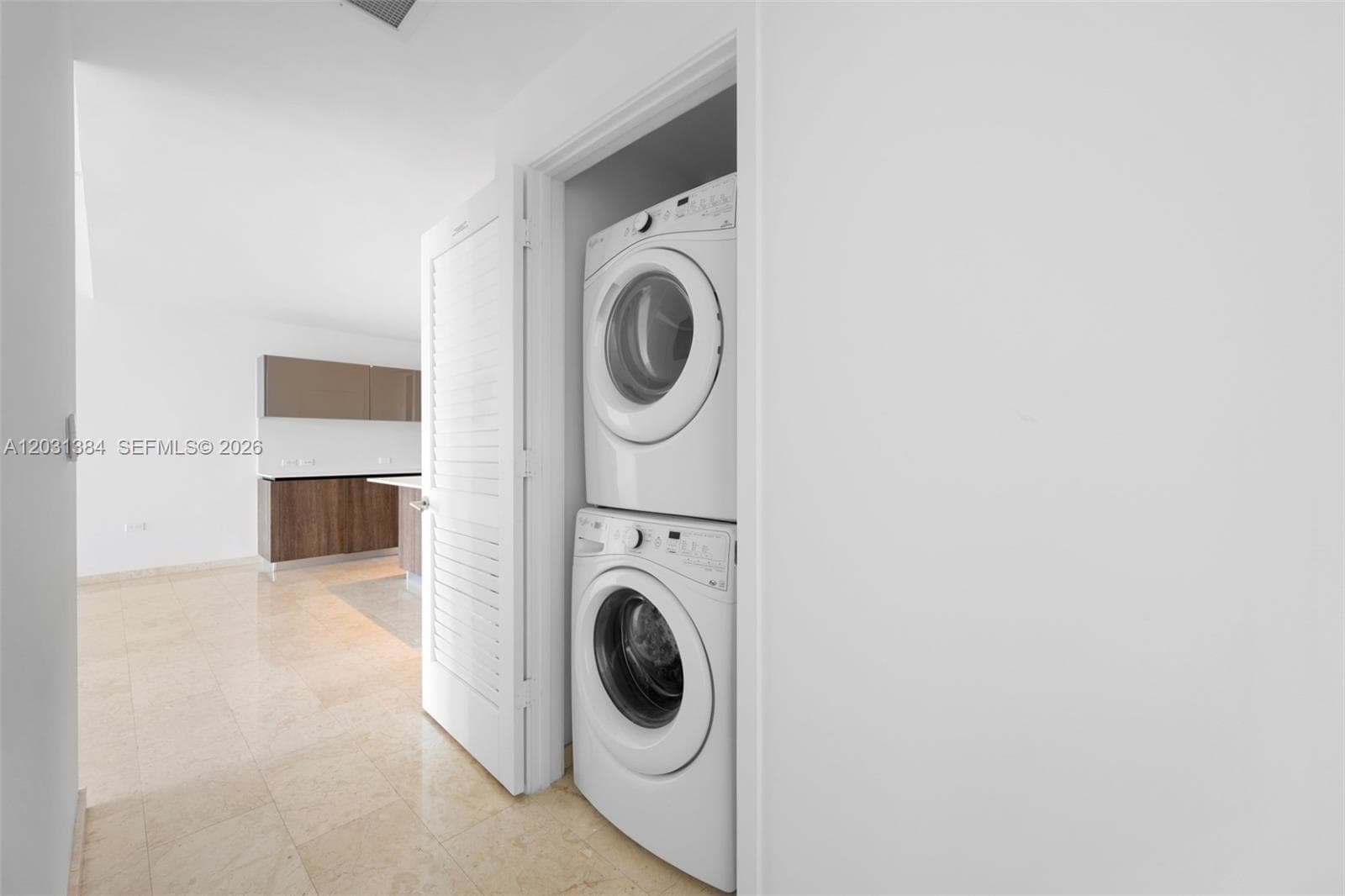 68 SE 6th St # 910, Miami FL 33131 — 12