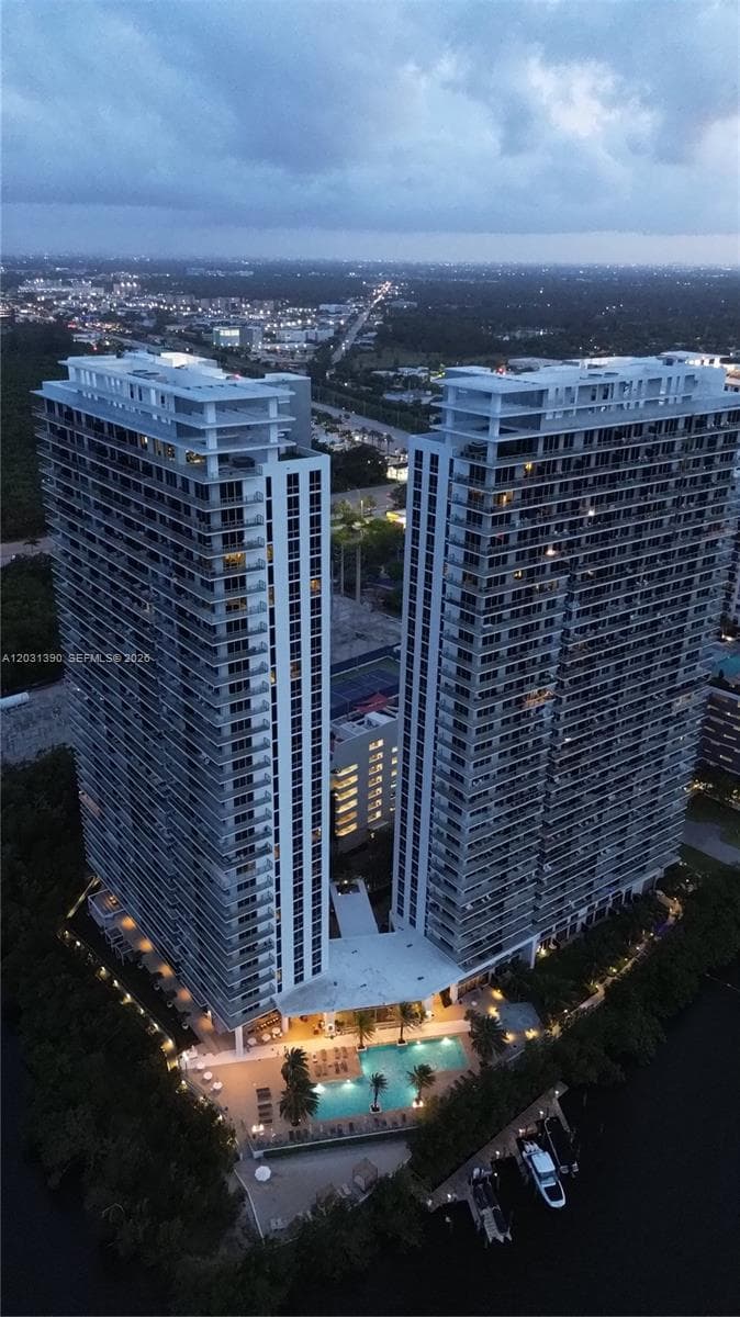 16385 Biscayne Blvd # 3120, North Miami Beach FL 33160 — 62