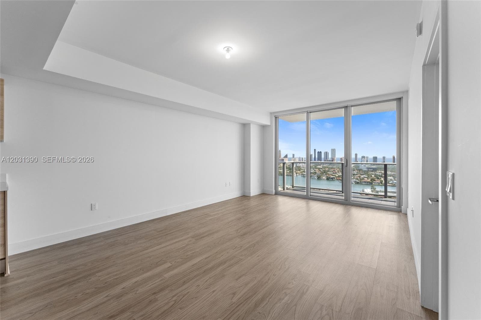 16385 Biscayne Blvd # 3120, North Miami Beach FL 33160 — 1