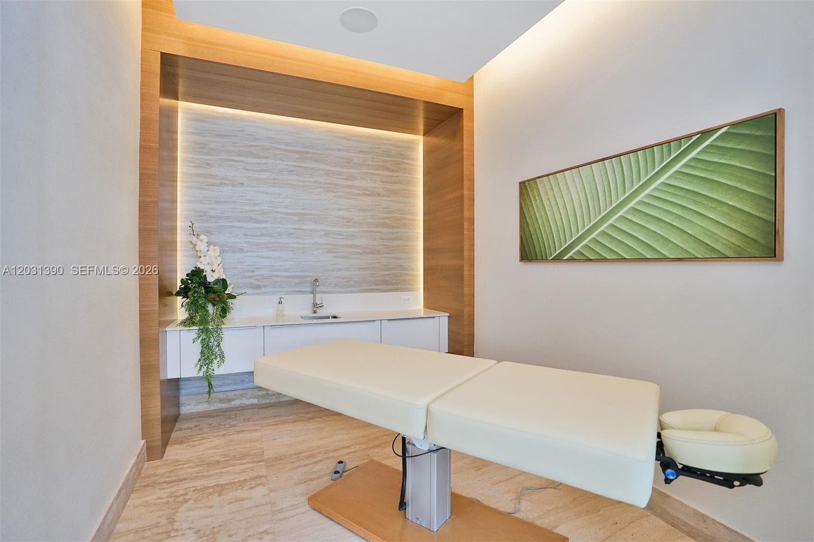 16385 Biscayne Blvd # 3120, North Miami Beach FL 33160 — 28