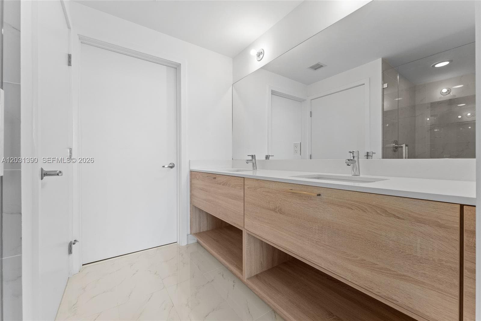 16385 Biscayne Blvd # 3120, North Miami Beach FL 33160 — 9