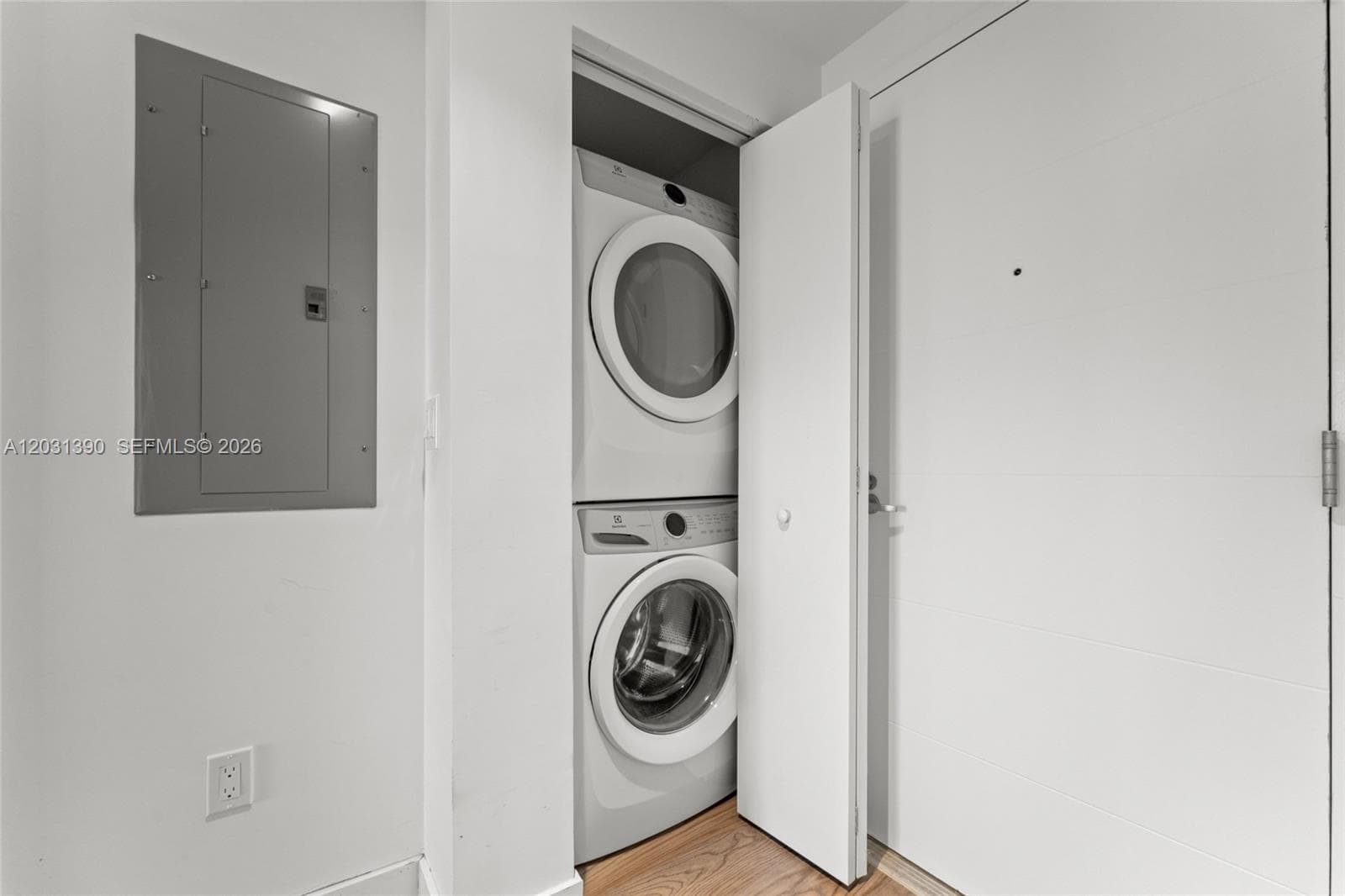 16385 Biscayne Blvd # 3120, North Miami Beach FL 33160 — 11