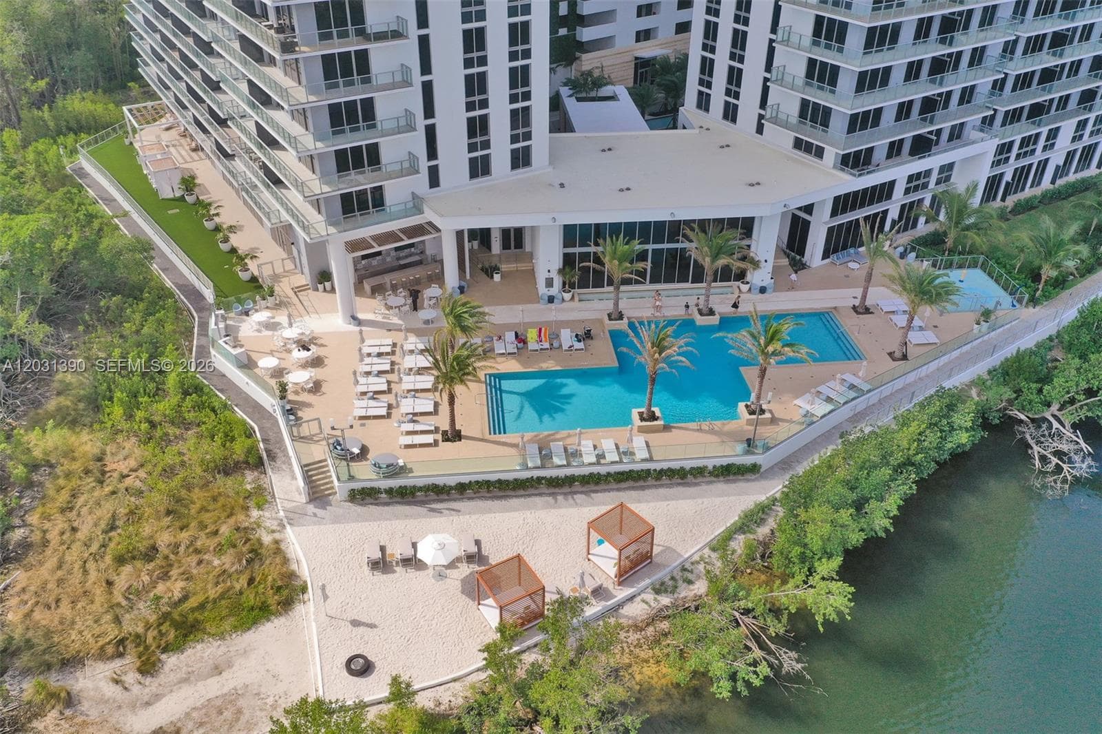 16385 Biscayne Blvd # 3120, North Miami Beach FL 33160 — 19